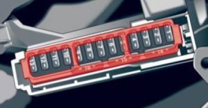Sicherungsbelegung Armaturenbrett Fahrerseite Audi S4 für Klimaanlagensteuerung hinten.