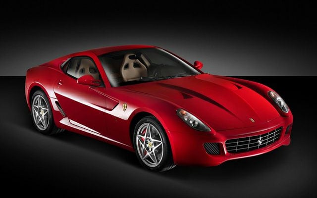 Ferrari 599 (2006-2012) – Sicherungskasten