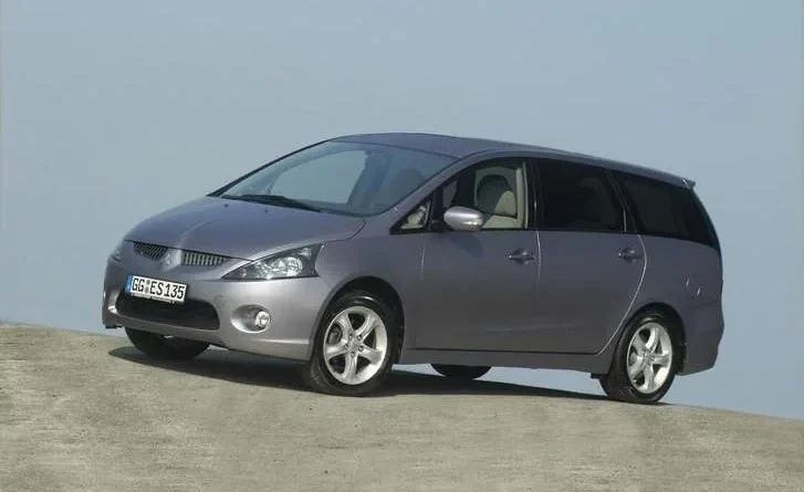 Mitsubishi Grandis (2003-2011) – Sicherungskasten