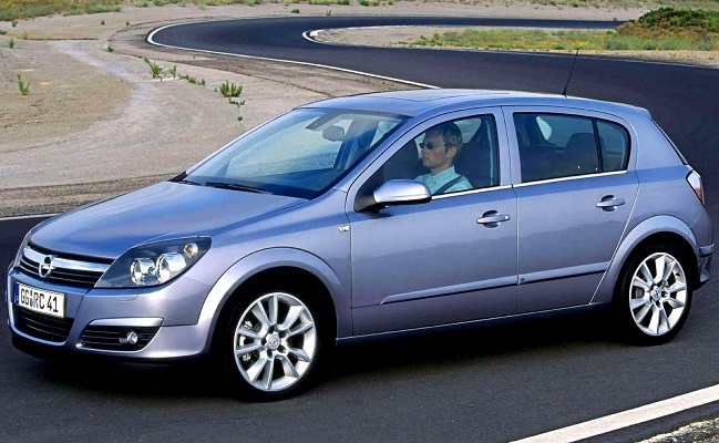 Opel Astra H (2004-2014) – Sicherungskasten