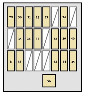 Sicherung 44 für Zigarettenanzünder im Armaturenbrett des Toyota 4Runner (2003).