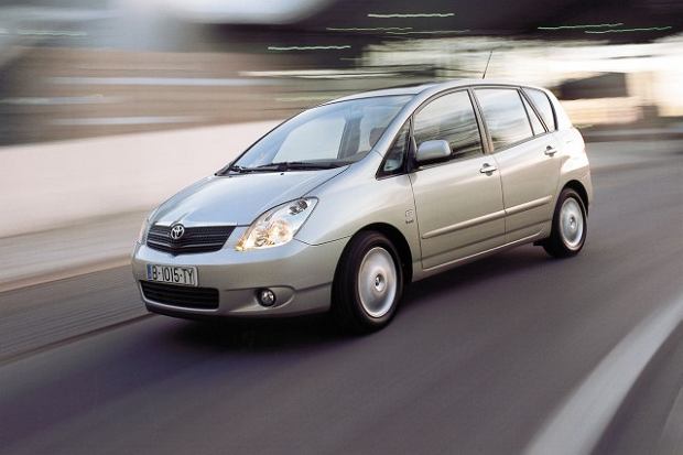 Toyota Avensis Verso (2000-2009) – Sicherungskasten