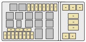 Detailansicht des Motorraums im Toyota Land Cruiser (1998-1999).