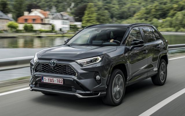Toyota RAV4 5G (2019-2022) – Sicherungskasten