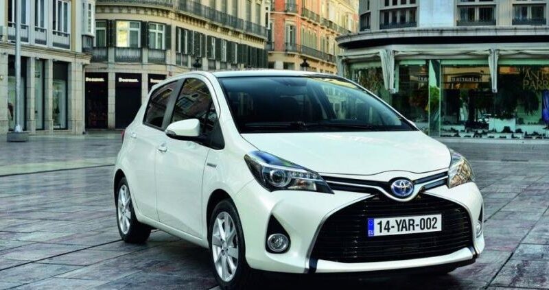 Toyota Yaris Hybrid (2012-2016) – Sicherungskasten