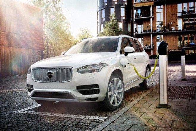 Volvo XC90 Plug-in Hybrid (2021-2022) – Sicherungskasten